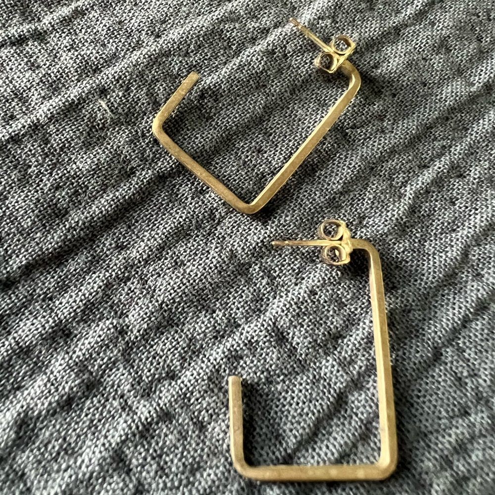 Open square earrings